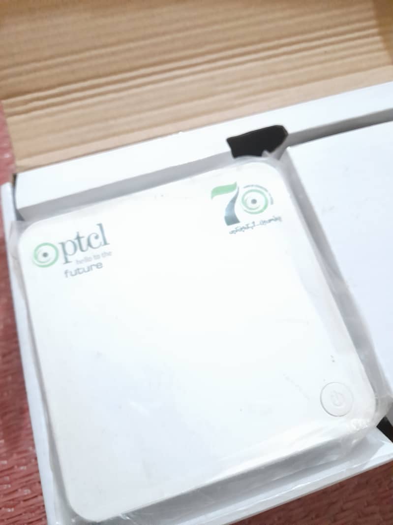 PTCL ROUTER 4,500 \ IPTV PTCL 8,000 4