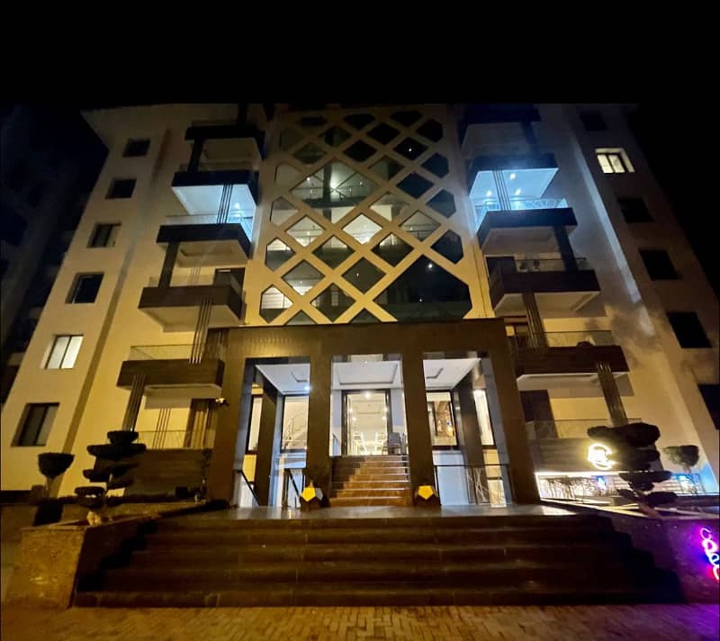 10 MARLA 3 BED FURNISH APPARTMENT FOR SALE IN ASKARI 10 SECTOR F NEAR PARK 0