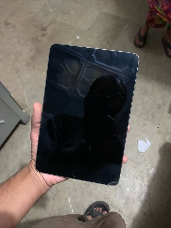 iPad mini 5 64 gb box with box 3