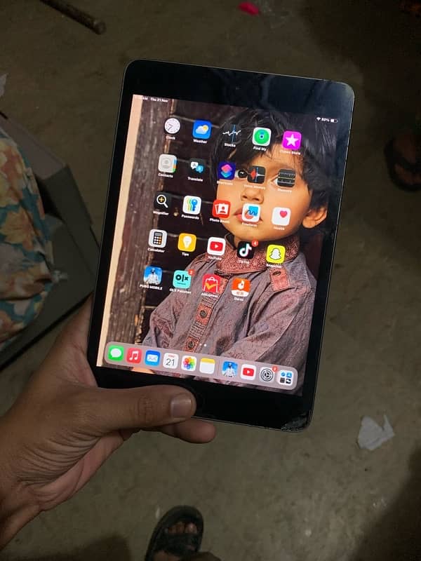 iPad mini 5 64 gb box with box 6