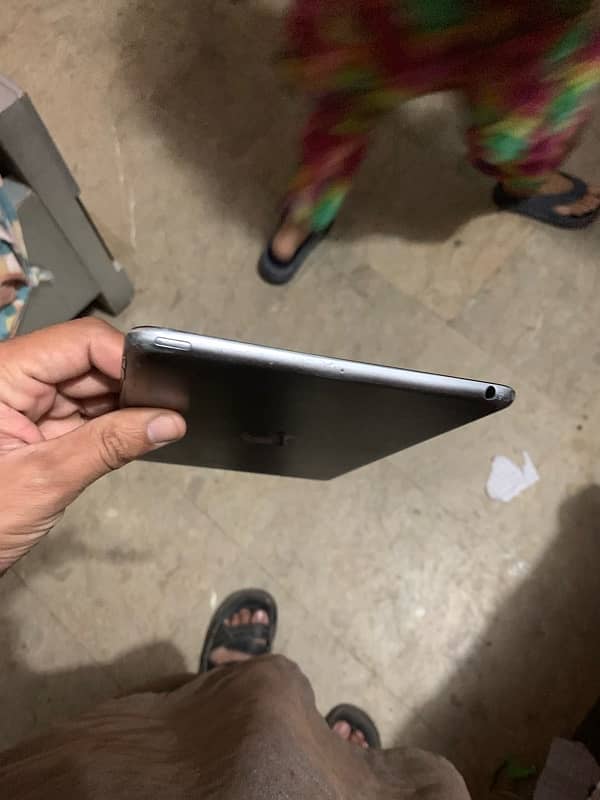 iPad mini 5 64 gb box with box 9