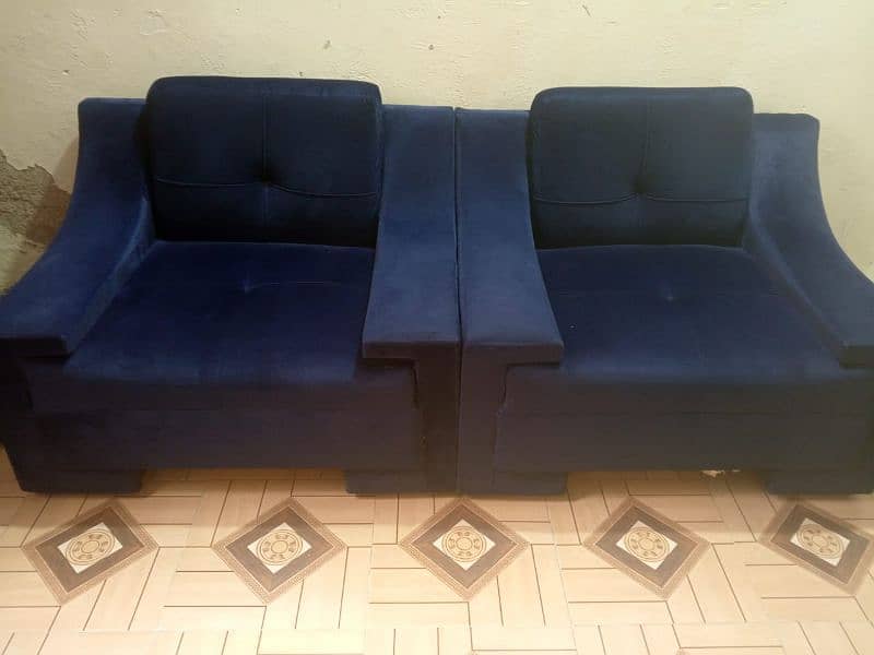 Urgent Sale 5 Seater Sofa Set 0