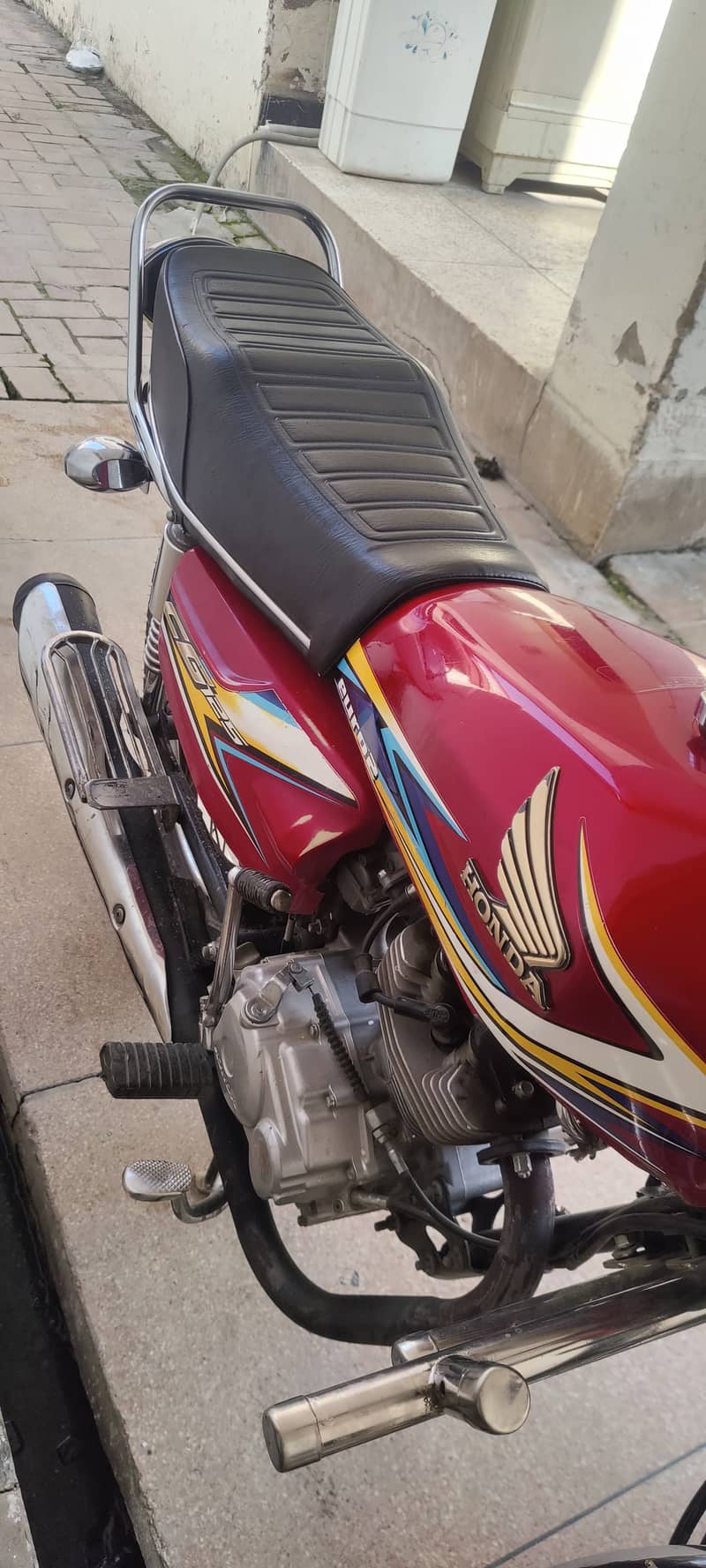 Honda 125 excellent condition 1