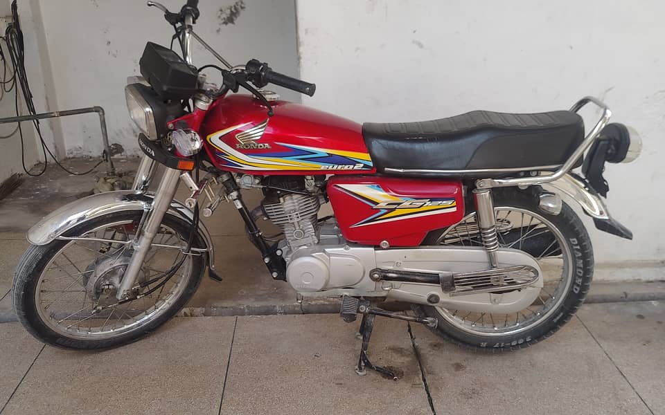 Honda 125 excellent condition 2