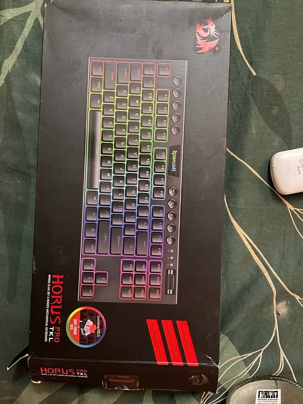 Redragon Wireless Mechanical RGB Keyboard - K621 Pro 1