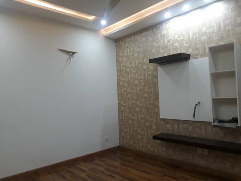 In Gulshan-e-Ravi 10 Marla House For sale 0