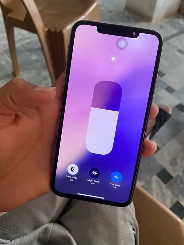 iPhone 11 P Max 256GB Non Pta 4