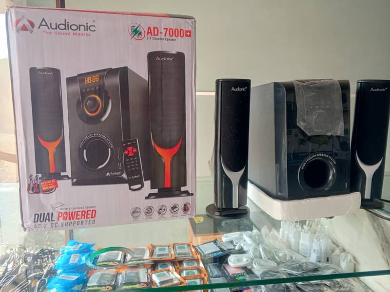 Audionic AD7000 dual powered Ac DC supposed 1