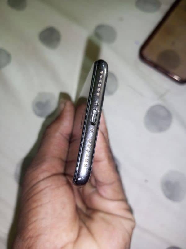 iPhone 8 64 GB alka. ka Nishan black Royal CD pay Halke Halke Nishan 5