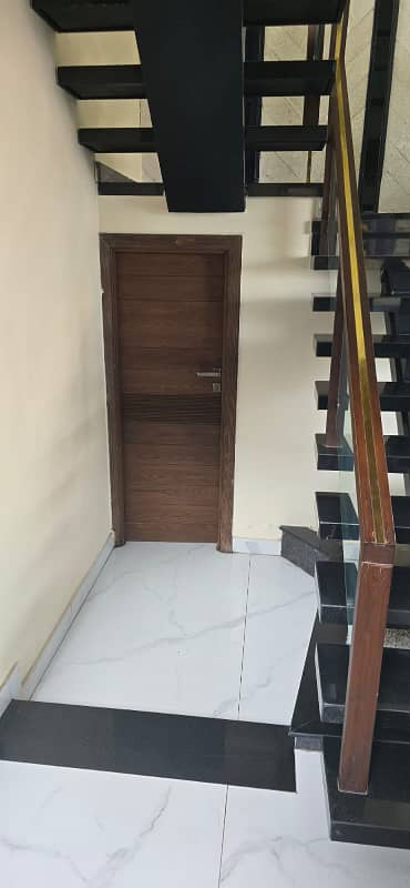 Luxury 2 Kanal Home For Sale In Prime Location Abdullah Garden 0