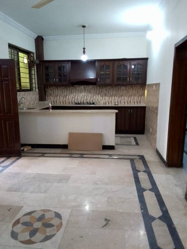 Size 30x60 Ground Portion For Rent In G-13 4