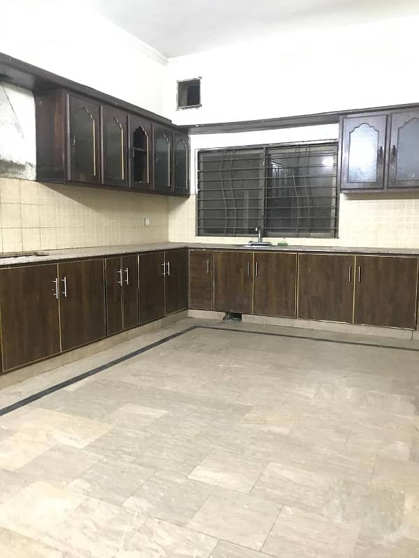 1 kanal Upper Portion For Rent With Conections (Original Pic's Attached) 7