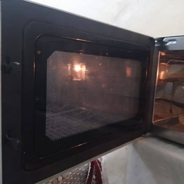 Dawlance Microwave Oven 3in1 Grill+Convection 3