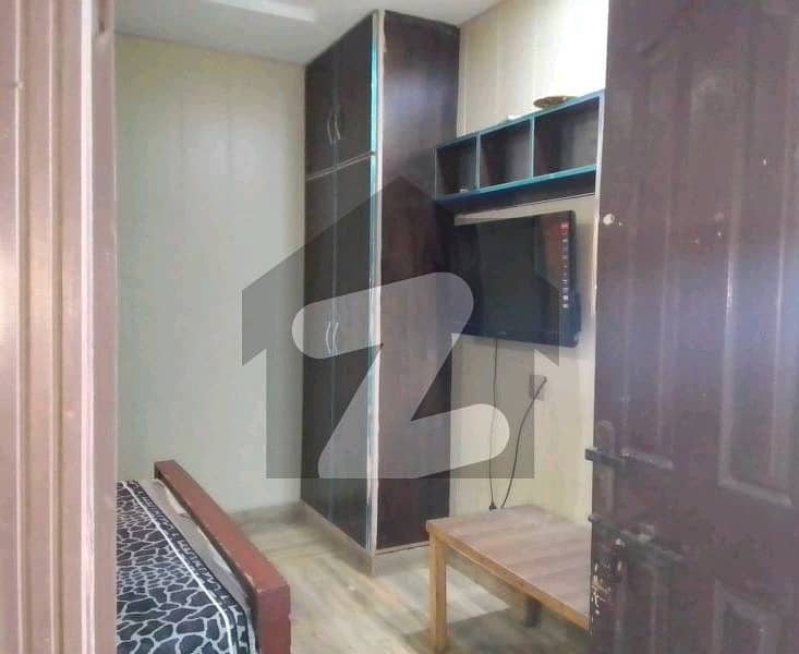 Johar Town Phase 2 - Block H3 Flat Sized 250 Square Feet For rent 0