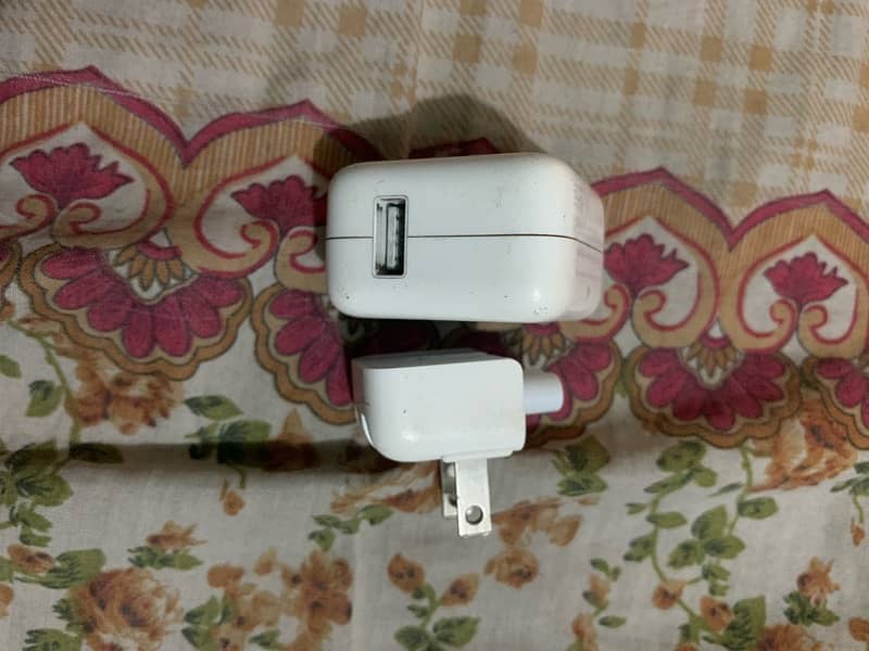 Apple Original 12W box pulled adapter 2