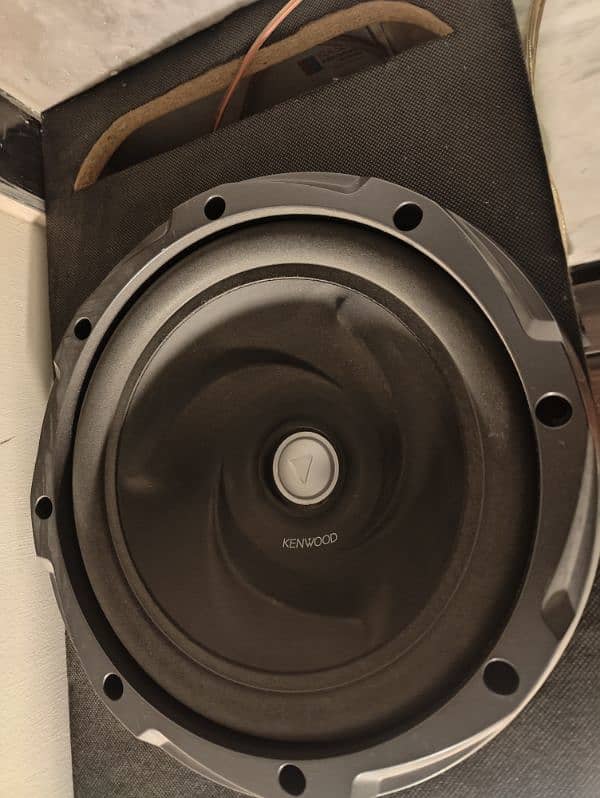 Kenwood original woofer and amp rock mars 1