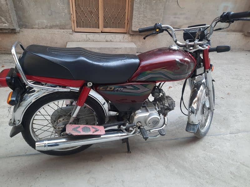 Honda CD 70 (RED) 0