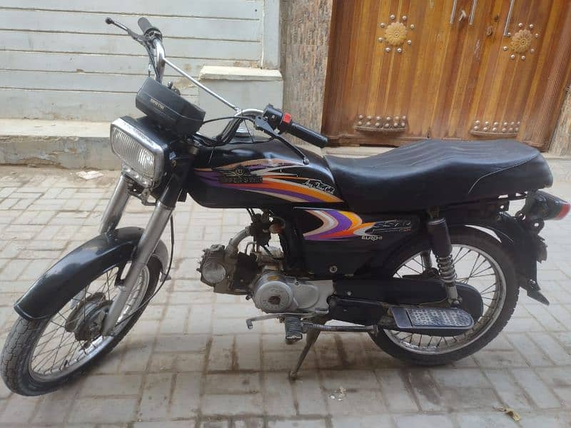 Super Star CD 70 2014 model Karachi number geniune condition Bike 70CC 0