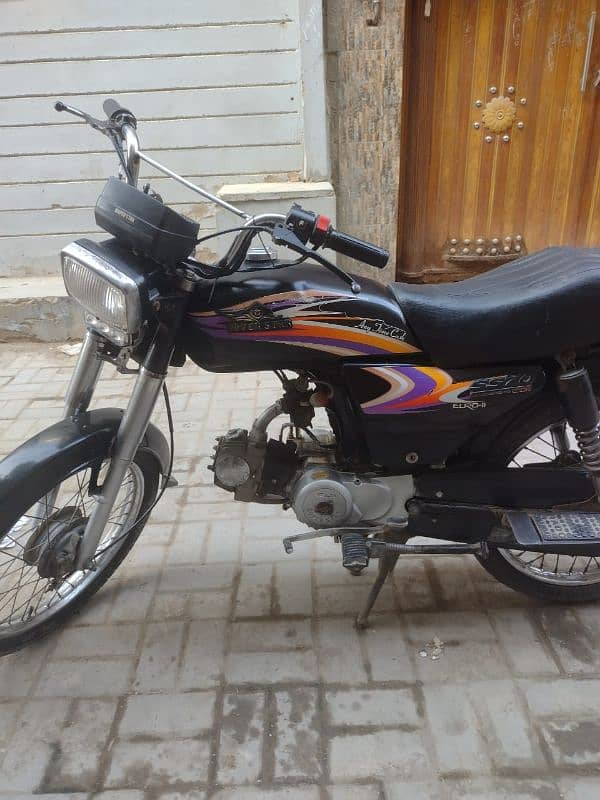 Super Star CD 70 2014 model Karachi number geniune condition Bike 70CC 4