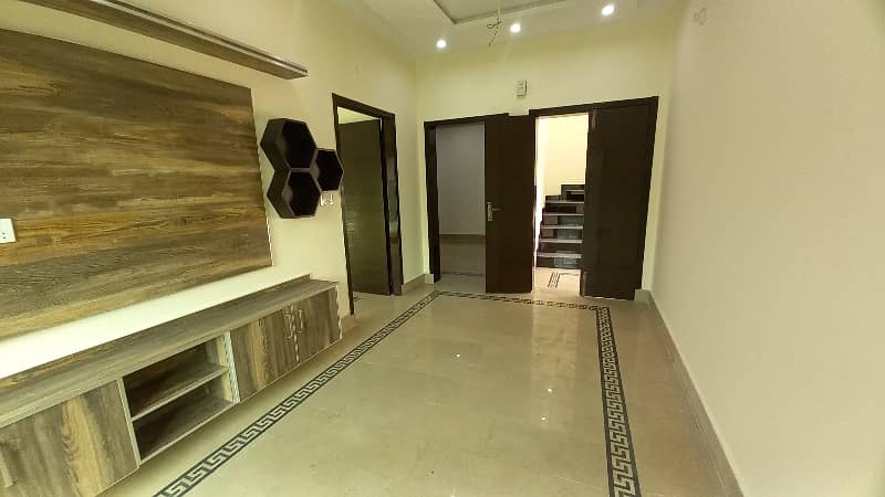 5 Marla Brand New House For Rent In Johar Town 2