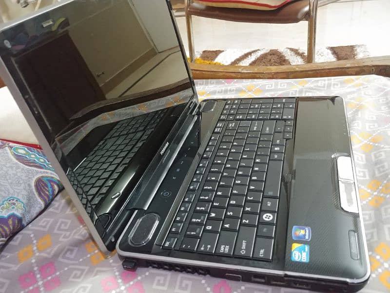 Toshiba intel i 5 laptop 1