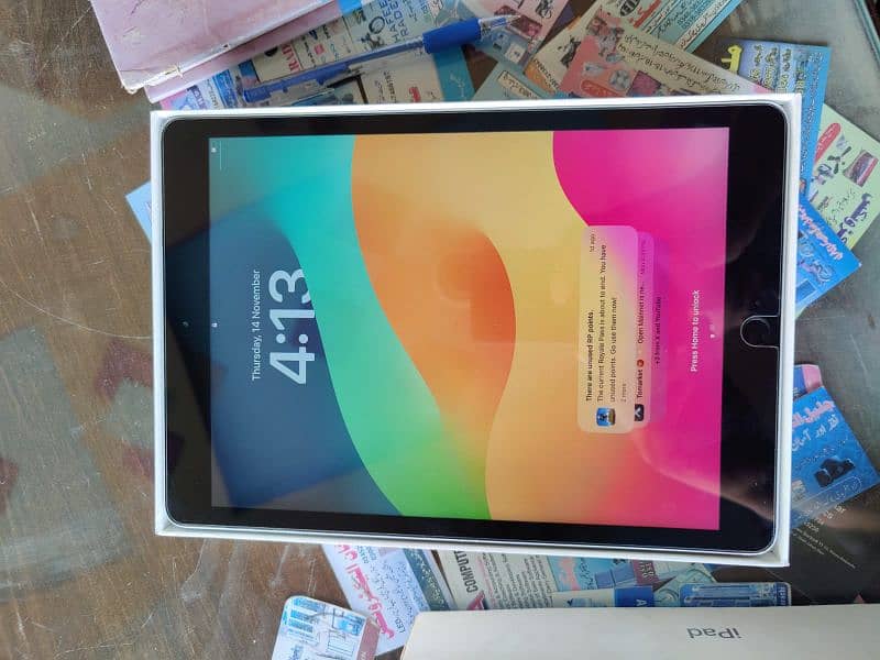 iPad 9th gen with box and no charger 64 gb finger print not working 4