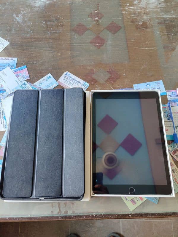 iPad 9th gen with box and no charger 64 gb finger print not working 7