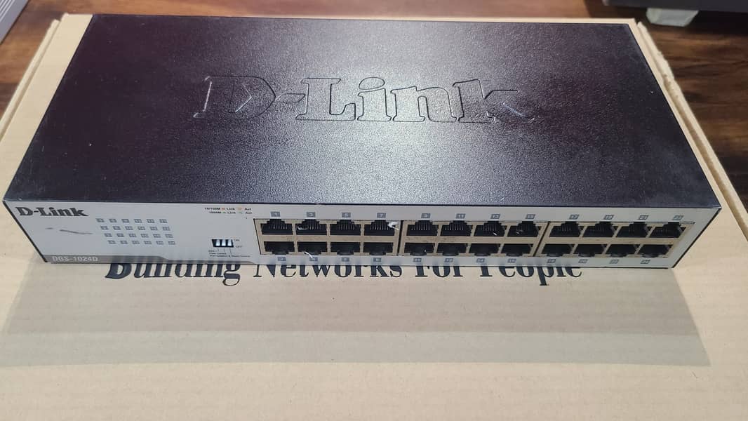 D-Link | Switches Gigabit Un-managed DesktopSwitch DGS-1024 | 24-Port 15