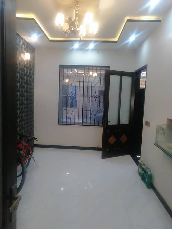 Vip beautiful 6 marla lower portion is available for rent in sabzazar lhr 0