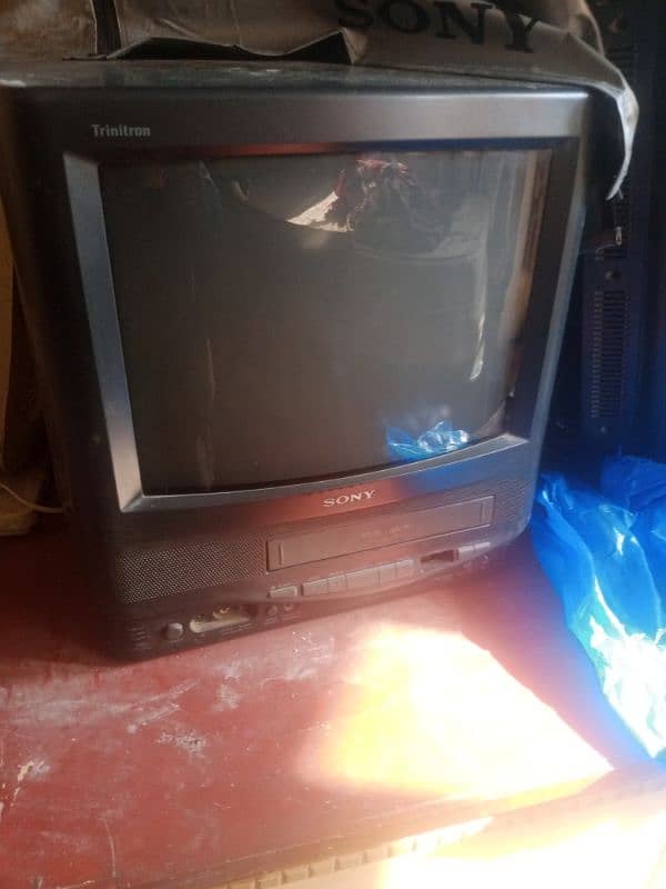 Sony Tv with vcr attach 5