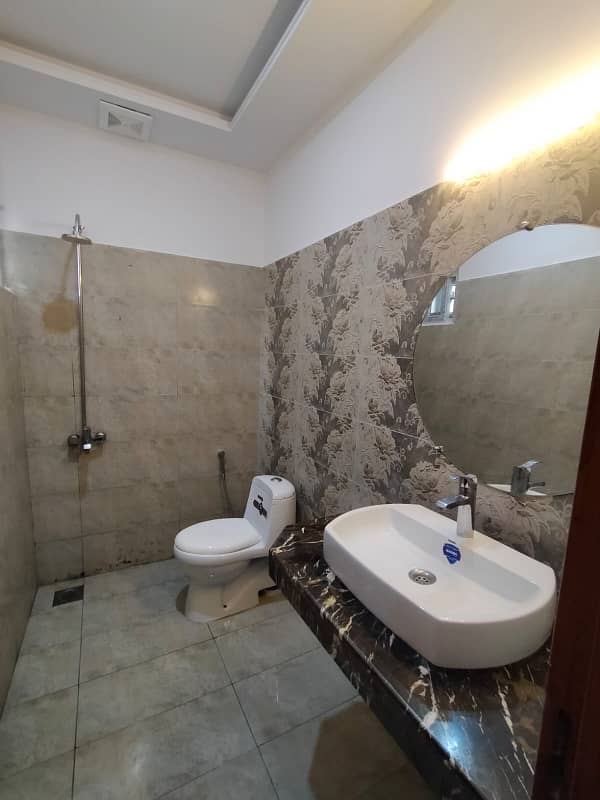 10 Marla 3 Bad Flat For Sale In Askari 14 Rawalpindi 13