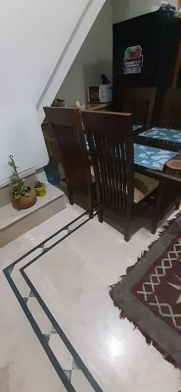 Dinning Table with 4 chairs 4