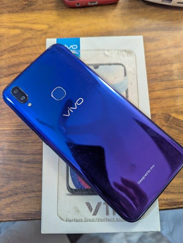 vivo v11 4/128 3