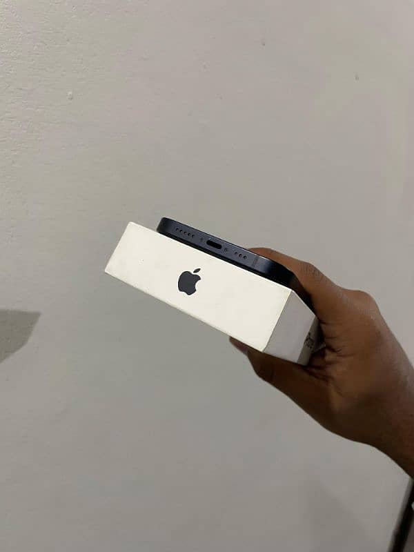 iPhone 12 Full Box 4