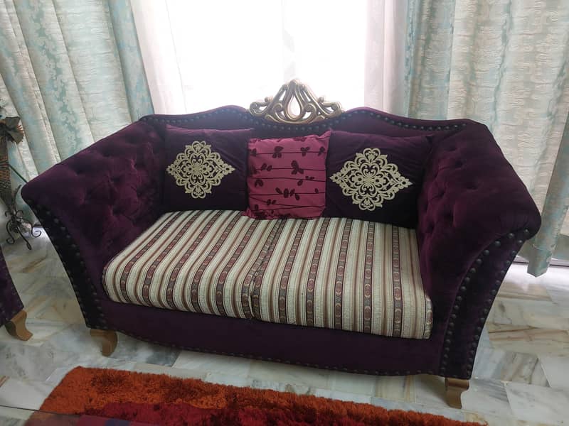 6 seater Sofa for sale 0