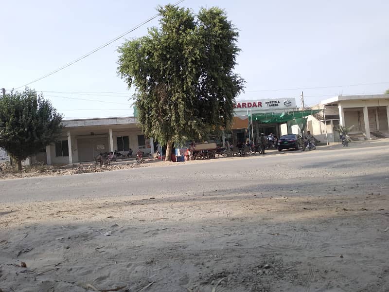 1 Kanal Commercial shop for sale on Main Govt. Comprehensive School chowk Sahiwal. 3