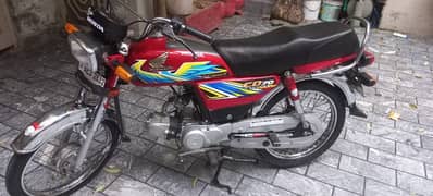 I am selling Honda CD 70 2021 model lush condition