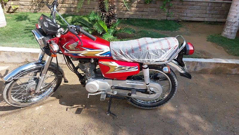 Honda 125 model 2020 karachi number 10by10 condition 0