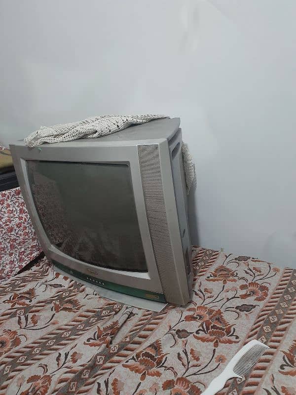 LG Color tv for sale 2