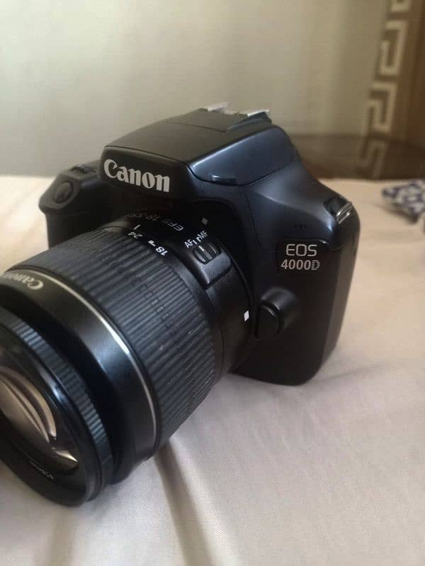 Canon DSLR 4000D 1