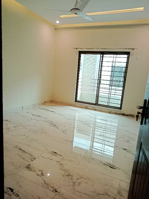 3 Bed Barnd New Apartment Available For Rent In Askari 11 Lahore 17