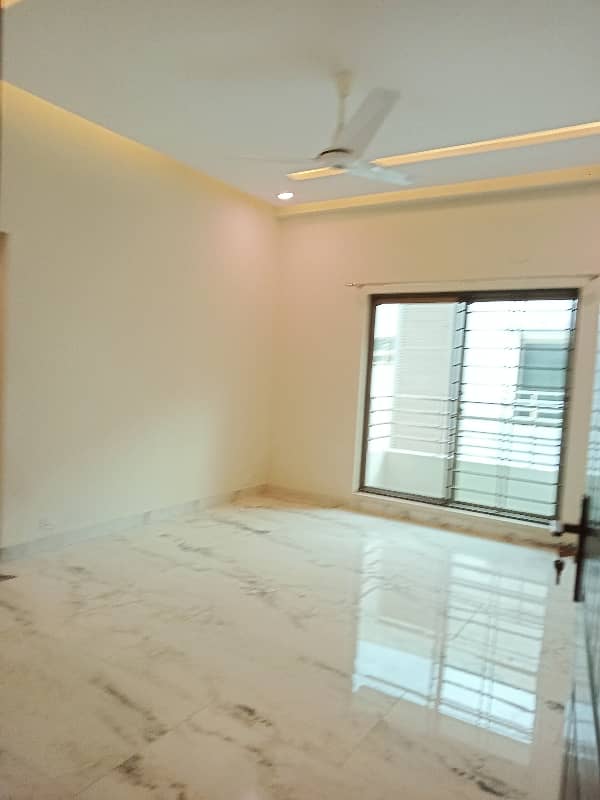 3 Bed Apartment Available for Rent in Askari 11 Lahore 12