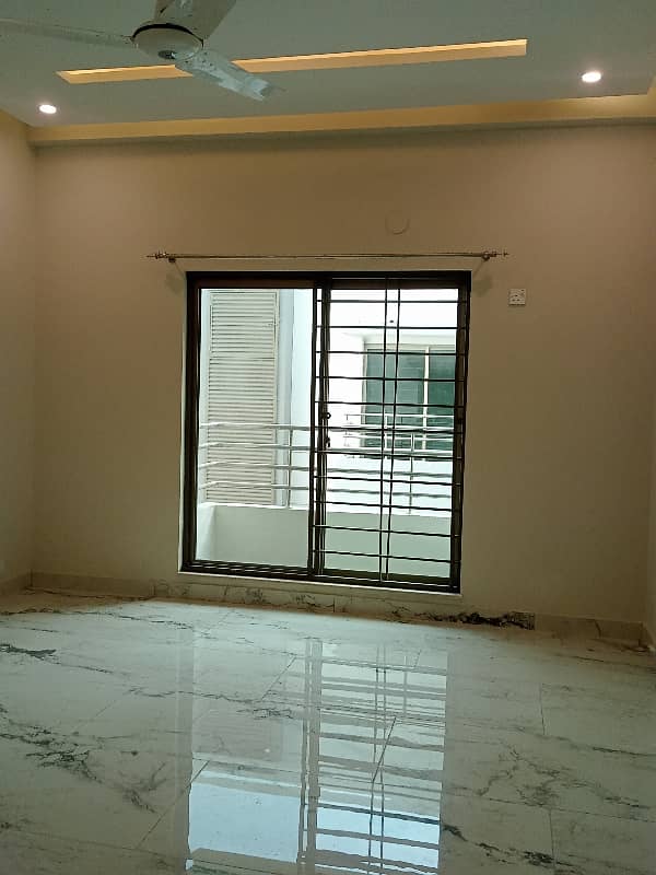 3 Bed Apartment Available For Sale in Askari 11 Lahore 11