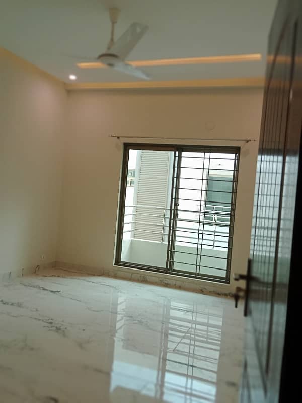 3 Bed Apartment Available For Sale in Askari 11 Lahore 12