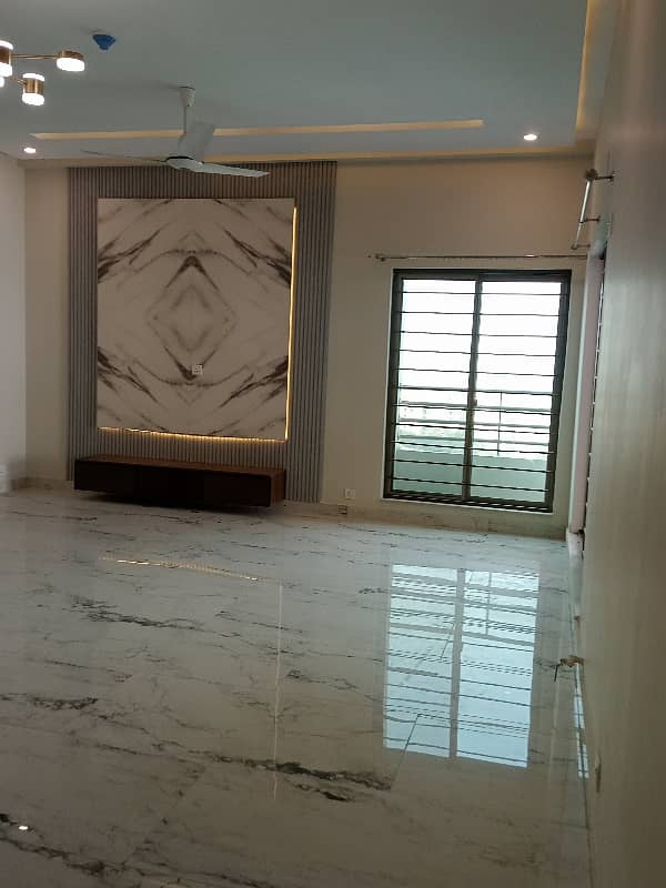 3 Bed Apartment Available For Sale in Askari 11 Lahore 16