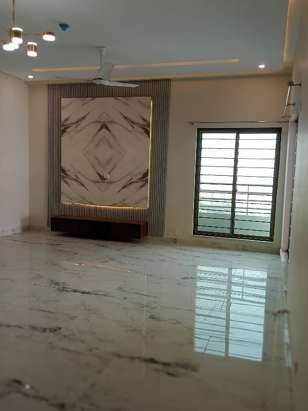 3 Bed Apartment Available For Sale in Askari 11 Lahore 17