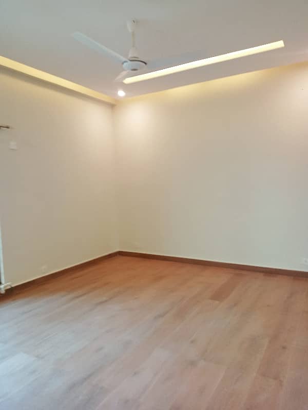 3 Bed Apartment Available for Rent in Askari 11 34