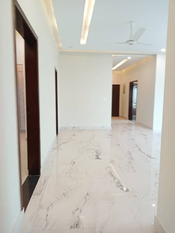 3 Bed Apartment Available for Rent in Askari 11 36