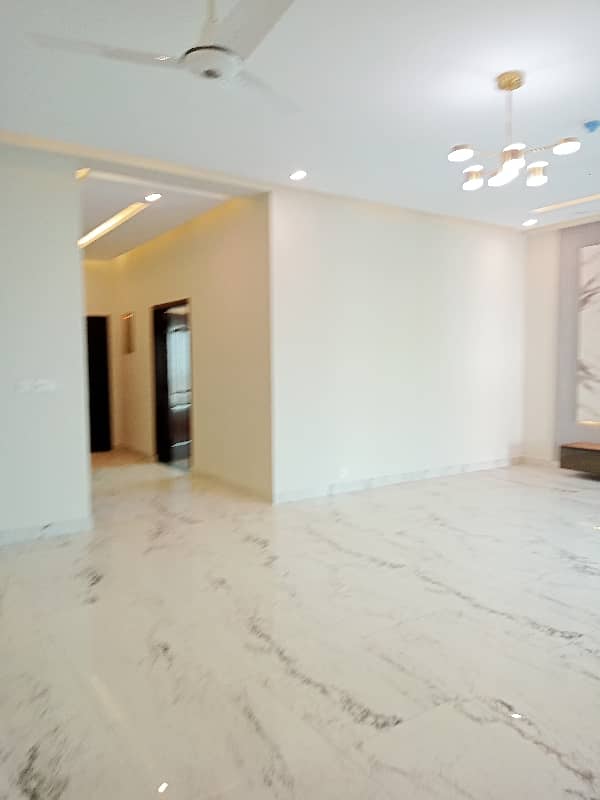 3 Bed Apartment Available for Rent in Askari 11 38