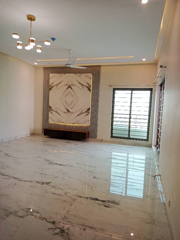 3 Bed Apartment Available for Rent in Askari 11 41